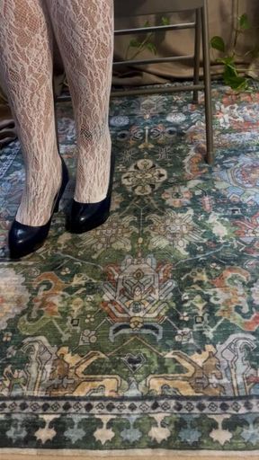 Loser ignore in heels & stockings