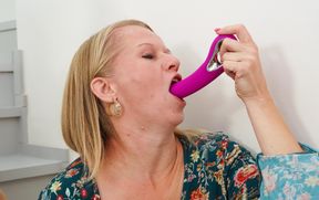 Mature ladies use the big toys to impress in their home duo